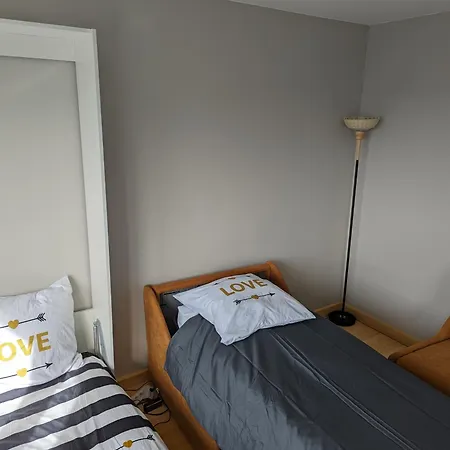 Appartement Charming With Eiffel View Parijs